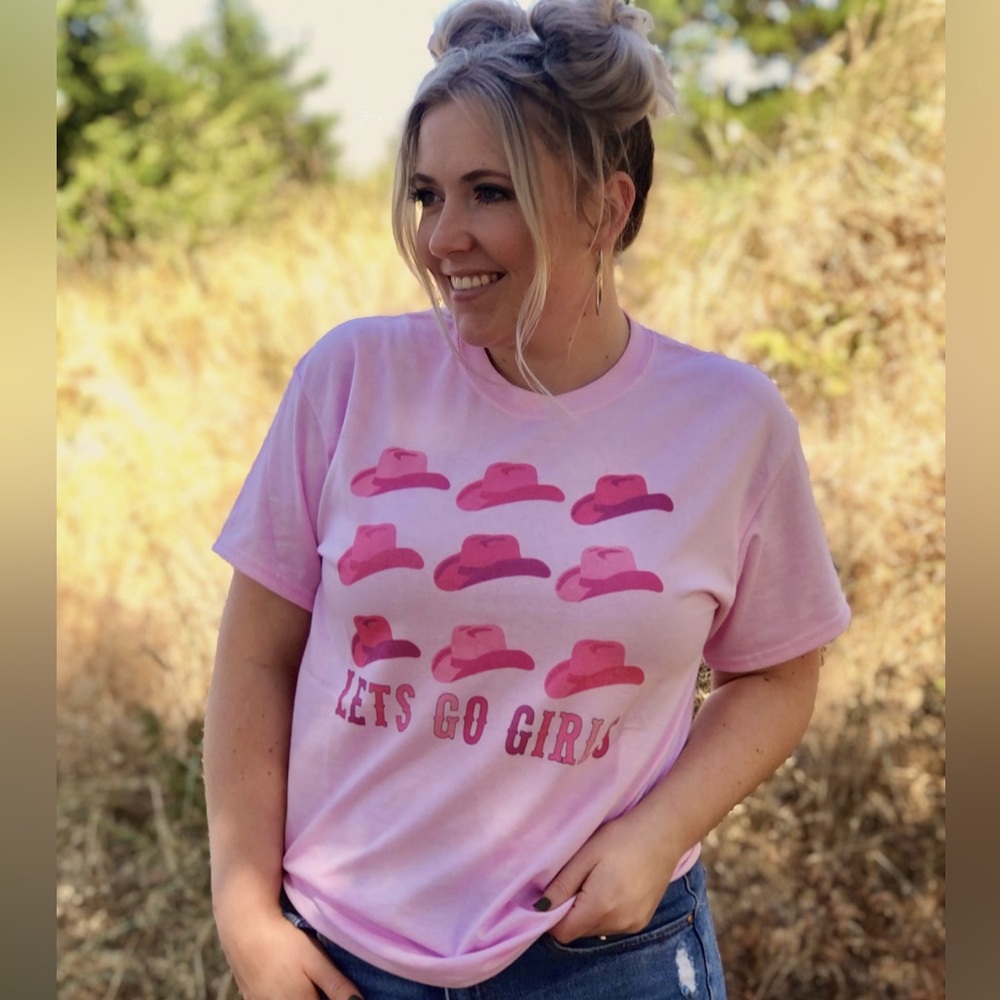LET’S GO GIRLS SHANIA TWAIN COWBOY HAT GRAPHIC TEE